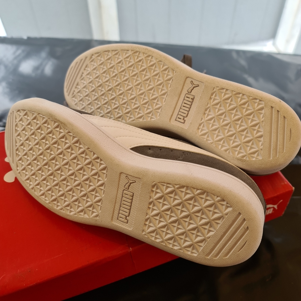 Puma ladies Vikky Suede size 8, and 10. - Picture 2 of 6